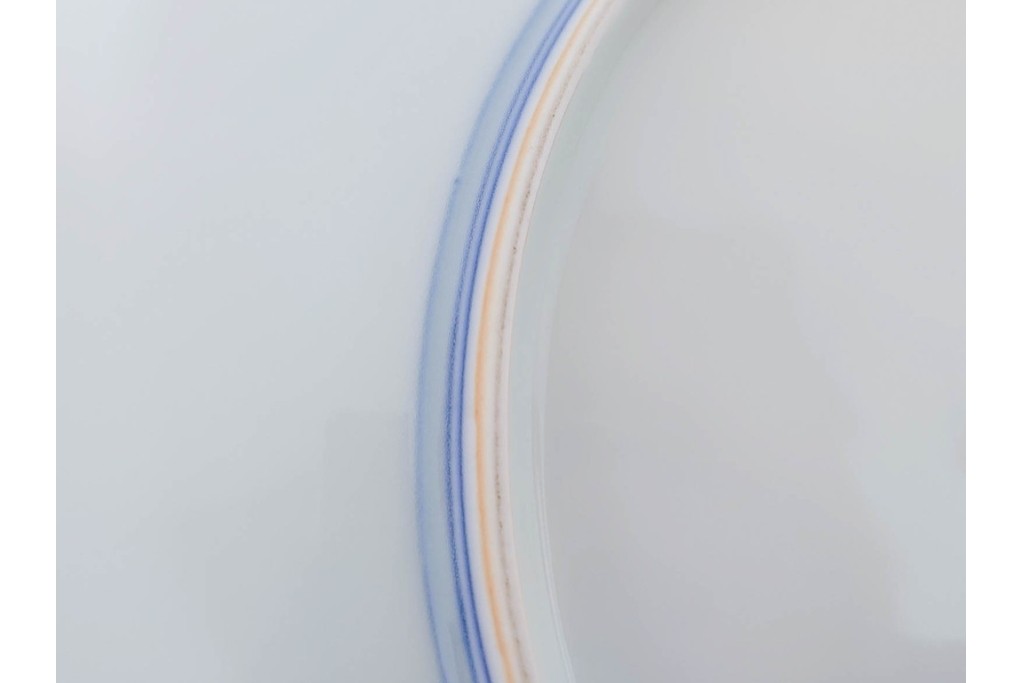 十三代 今泉今右衛門　有田焼　約29cm(9.5寸)　襲名十周年記念オリジナル作品　「色鍋島玉堂富貴画額皿」　共箱・認定書・皿立て付き　(R-087412)