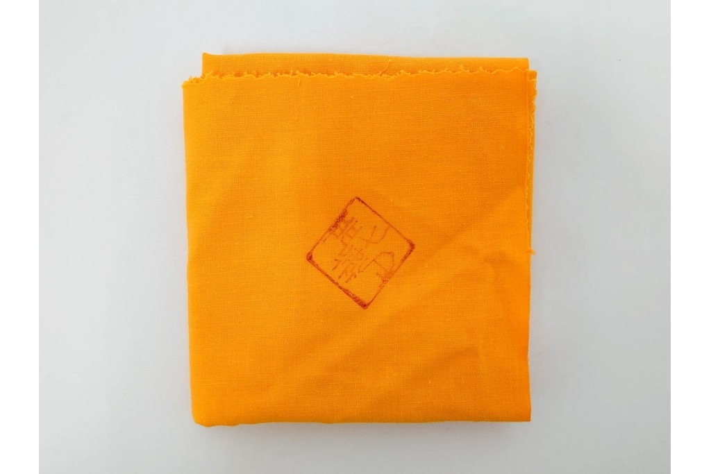 十三代 今泉今右衛門　有田焼　約29cm(9.5寸)　襲名十周年記念オリジナル作品　「色鍋島玉堂富貴画額皿」　共箱・認定書・皿立て付き　(R-087412)