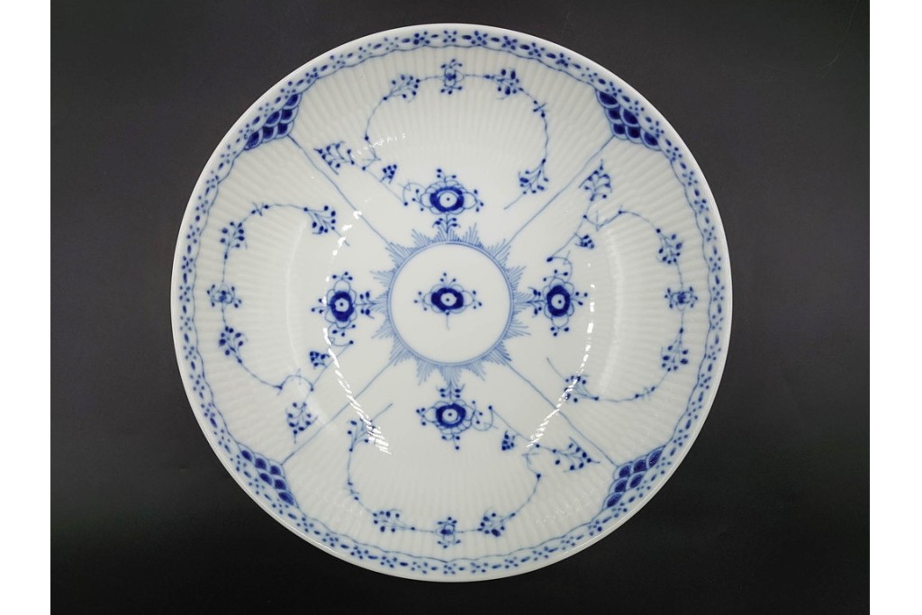 デンマーク製　ROYAL COPENHAGEN(ロイヤルコペンハーゲン)　ブルーフルーテッド　ハーフレースのコンポート　(R-087414)