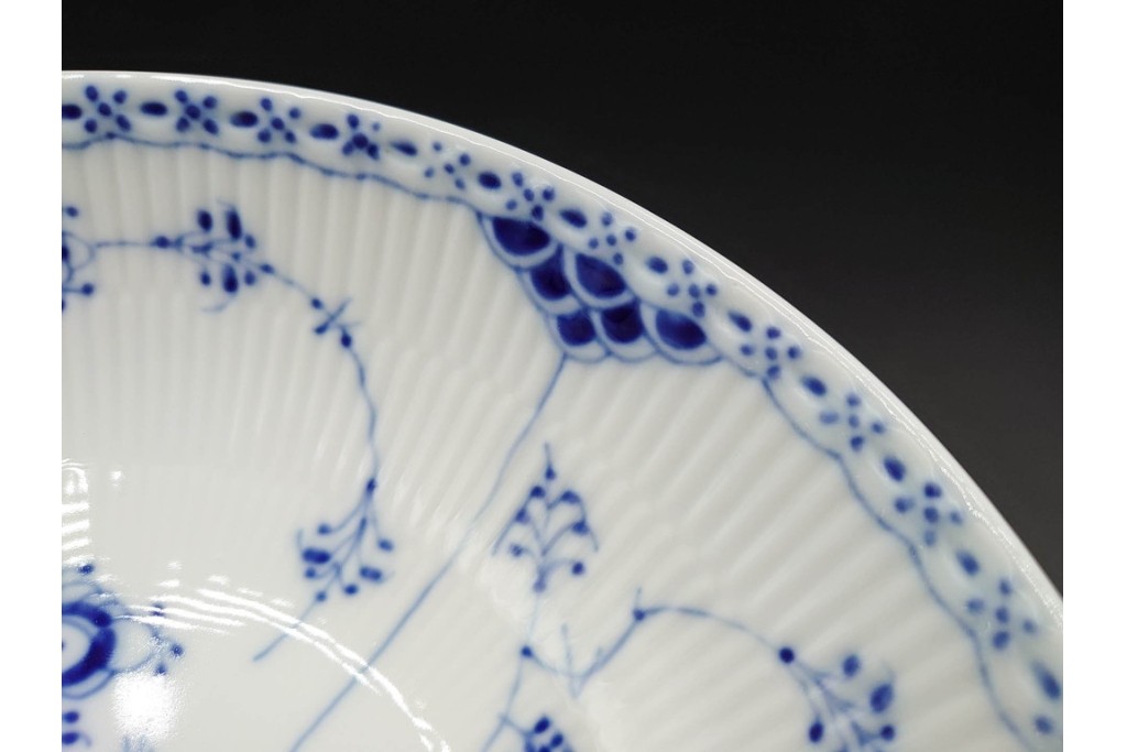 デンマーク製　ROYAL COPENHAGEN(ロイヤルコペンハーゲン)　ブルーフルーテッド　ハーフレースのコンポート　(R-087414)
