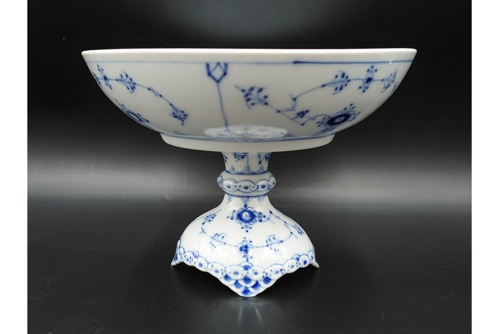 デンマーク製　ROYAL COPENHAGEN(ロイヤルコペンハーゲン)　ブルーフルーテッド　ハーフレースのコンポート　(R-087414)