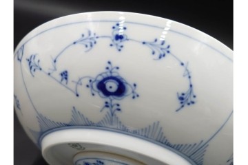 デンマーク製　ROYAL COPENHAGEN(ロイヤルコペンハーゲン)　ブルーフルーテッド　ハーフレースのコンポート　(R-087414)