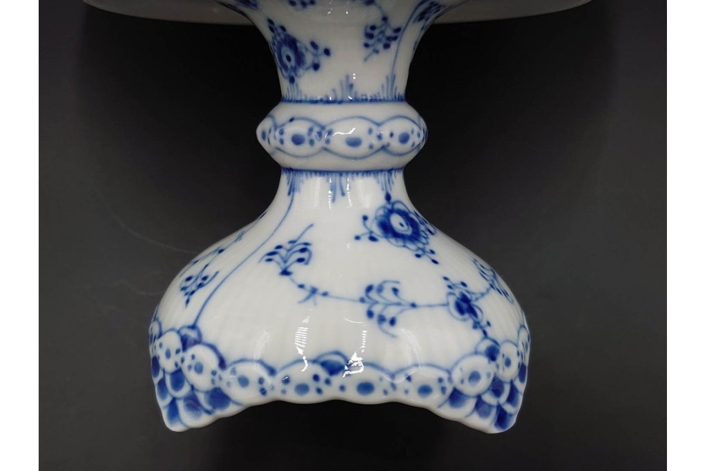 デンマーク製　ROYAL COPENHAGEN(ロイヤルコペンハーゲン)　ブルーフルーテッド　ハーフレースのコンポート　(R-087414)