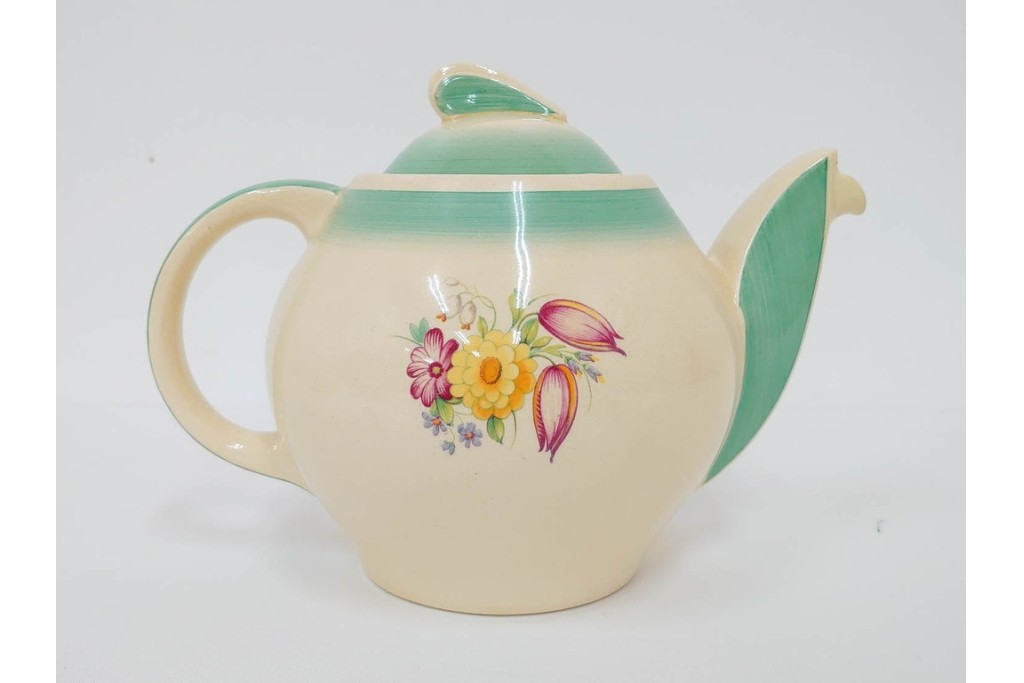 イギリスヴィンテージ　Susie Cooper(スージークーパー)　スワンシースプレイ　ティーポット・クリーマー・プレート・カップ&ソーサー・トリオ6客　洋食器セット　(R-087415)