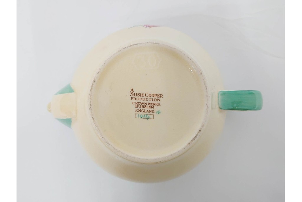 イギリスヴィンテージ　Susie Cooper(スージークーパー)　スワンシースプレイ　ティーポット・クリーマー・プレート・カップ&ソーサー・トリオ6客　洋食器セット　(R-087415)