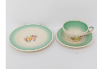 イギリスヴィンテージ　Susie Cooper(スージークーパー)　スワンシースプレイ　ティーポット・クリーマー・プレート・カップ&ソーサー・トリオ6客　洋食器セット　(R-087415)