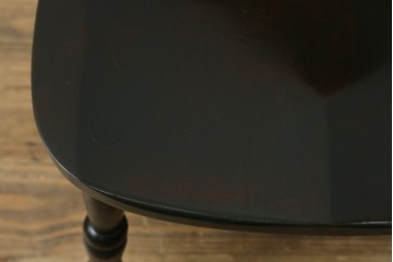 中古　北海道民芸家具　クラシカルな雰囲気を醸し出すダイニングチェア　(R-087420)