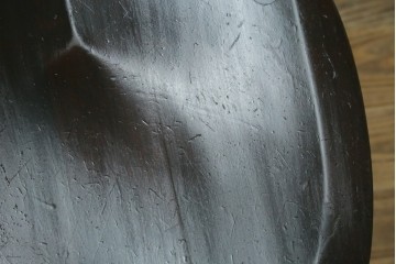 中古　北海道民芸家具　クラシカルな雰囲気を醸し出すダイニングチェア　(R-087420)