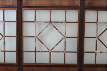 アンティーク建具　大正から昭和初期　大正ロマンな雰囲気漂うガラス帯戸1枚　(R-087421)