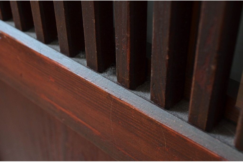 アンティーク建具　明治から大正期　アクリル板入り　長い歴史を刻んだ風合いが魅力的な格子帯戸1枚　(R-087422)