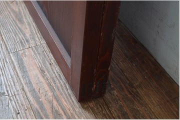 アンティーク建具　明治から大正期　アクリル板入り　長い歴史を刻んだ風合いが魅力的な格子帯戸1枚　(R-087422)