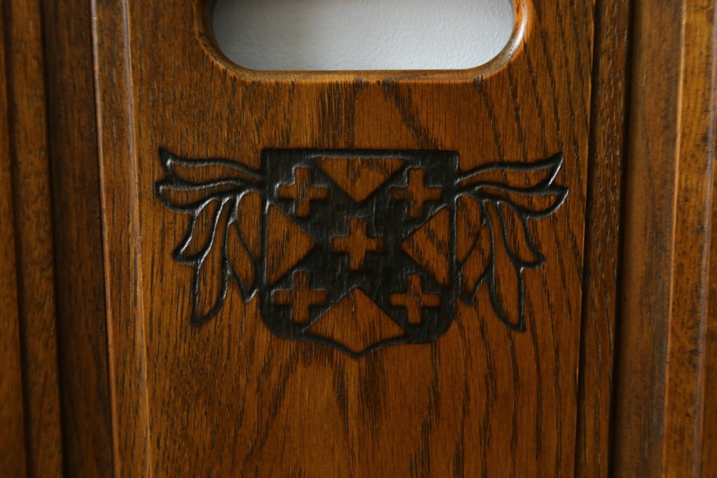 中古　美品　希少な絶版品!!　カリモク家具(karimoku)　ルスティック(RUSTIC)　オーク材　カントリースタイルの空間づくりにおすすめなダイニングチェア2脚セット　(R-087423)