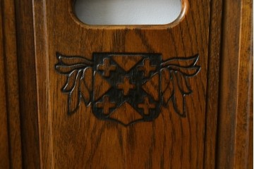 中古　美品　希少な絶版品!!　カリモク家具(karimoku)　ルスティック(RUSTIC)　オーク材　カントリースタイルの空間づくりにおすすめなダイニングチェア2脚セット　(R-087423)