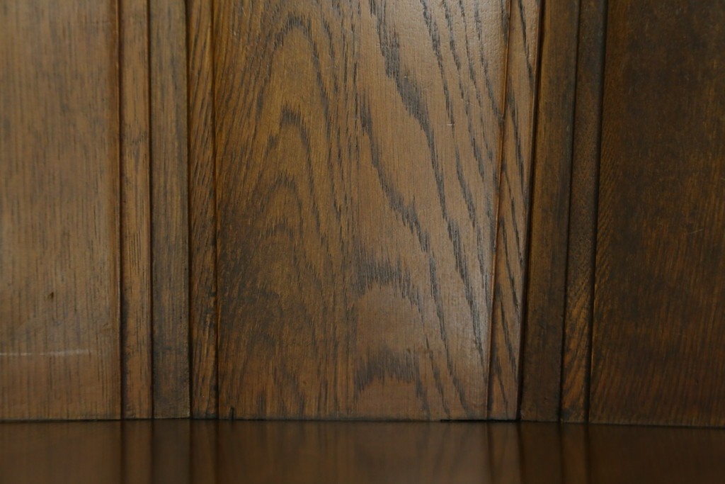 中古　美品　希少な絶版品!!　カリモク家具(karimoku)　ルスティック(RUSTIC)　オーク材　カントリースタイルの空間づくりにおすすめなダイニングチェア2脚セット　(R-087423)