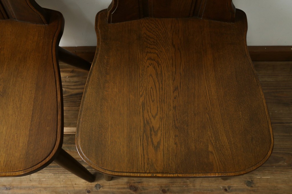 中古　美品　希少な絶版品!!　カリモク家具(karimoku)　ルスティック(RUSTIC)　オーク材　カントリースタイルの空間づくりにおすすめなダイニングチェア2脚セット　(R-087423)