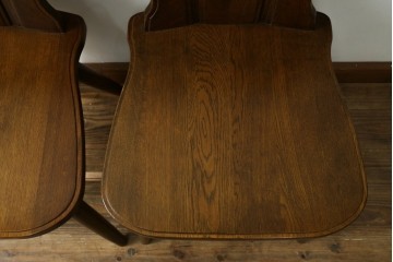 中古　美品　希少な絶版品!!　カリモク家具(karimoku)　ルスティック(RUSTIC)　オーク材　カントリースタイルの空間づくりにおすすめなダイニングチェア2脚セット　(R-087423)