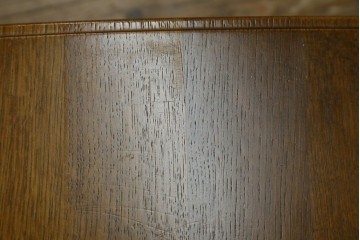 中古　美品　希少な絶版品!!　カリモク家具(karimoku)　ルスティック(RUSTIC)　オーク材　カントリースタイルの空間づくりにおすすめなダイニングチェア2脚セット　(R-087423)