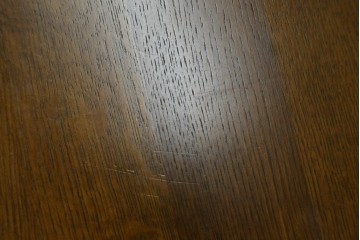 中古　美品　希少な絶版品!!　カリモク家具(karimoku)　ルスティック(RUSTIC)　オーク材　カントリースタイルの空間づくりにおすすめなダイニングチェア2脚セット　(R-087423)