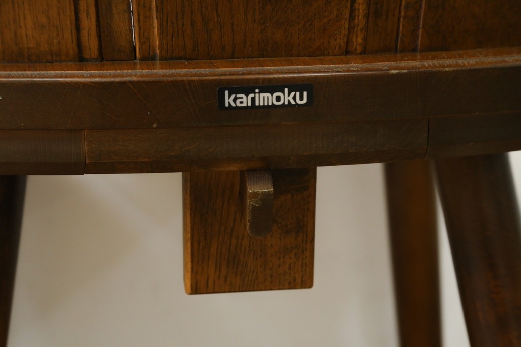 中古　美品　希少な絶版品!!　カリモク家具(karimoku)　ルスティック(RUSTIC)　オーク材　カントリースタイルの空間づくりにおすすめなダイニングチェア2脚セット　(R-087423)