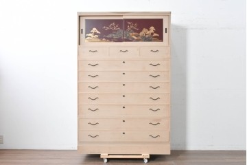 中古　高級品!!　桐箪笥(並厚)　美しい蒔絵(山水図)入りの衣装箪笥　(R-087424)