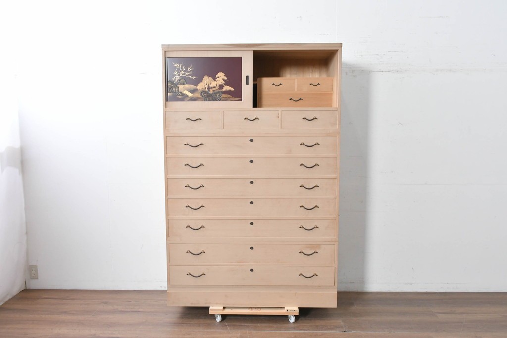 中古　高級品!!　桐箪笥(並厚)　美しい蒔絵(山水図)入りの衣装箪笥　(R-087424)