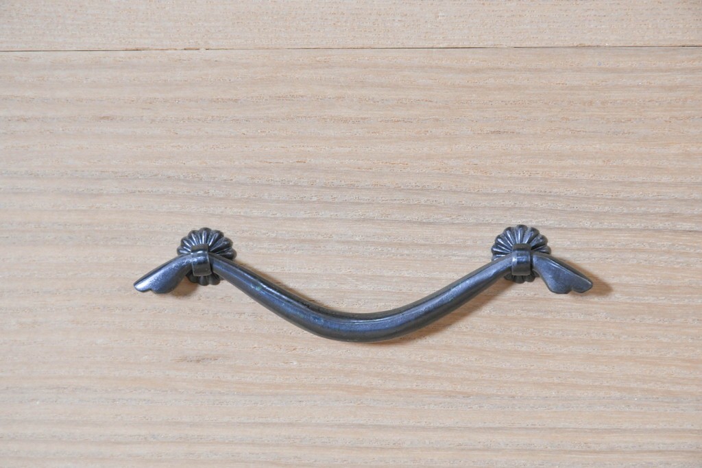 中古　高級品!!　桐箪笥(並厚)　美しい蒔絵(山水図)入りの衣装箪笥　(R-087424)