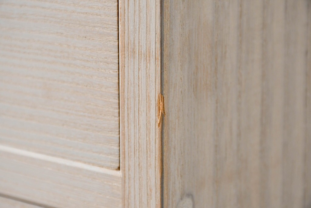 中古　高級品!!　桐箪笥(並厚)　美しい蒔絵(山水図)入りの衣装箪笥　(R-087424)