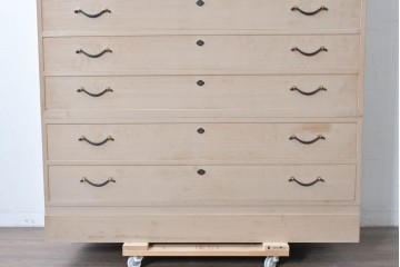 中古　高級品!!　桐箪笥(並厚)　美しい蒔絵(山水図)入りの衣装箪笥　(R-087424)