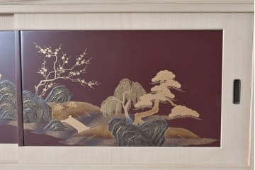 中古　高級品!!　桐箪笥(並厚)　美しい蒔絵(山水図)入りの衣装箪笥　(R-087424)