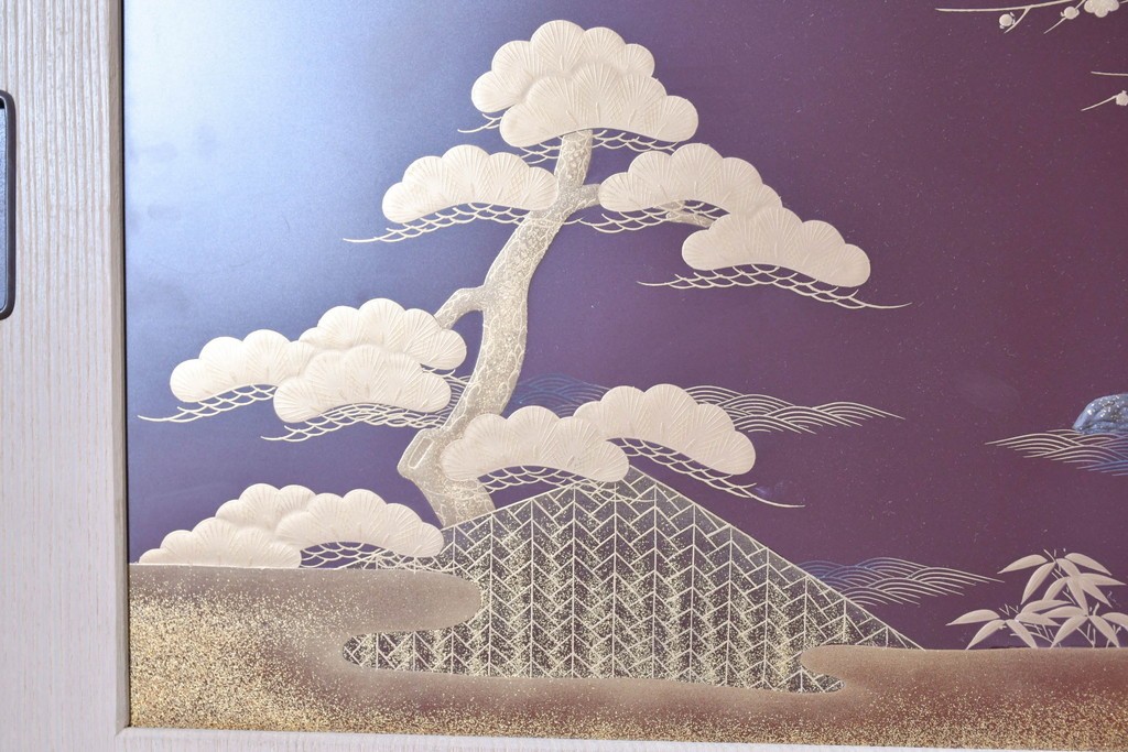 中古　高級品!!　桐箪笥(並厚)　美しい蒔絵(山水図)入りの衣装箪笥　(R-087424)