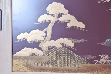 中古　高級品!!　桐箪笥(並厚)　美しい蒔絵(山水図)入りの衣装箪笥　(R-087424)