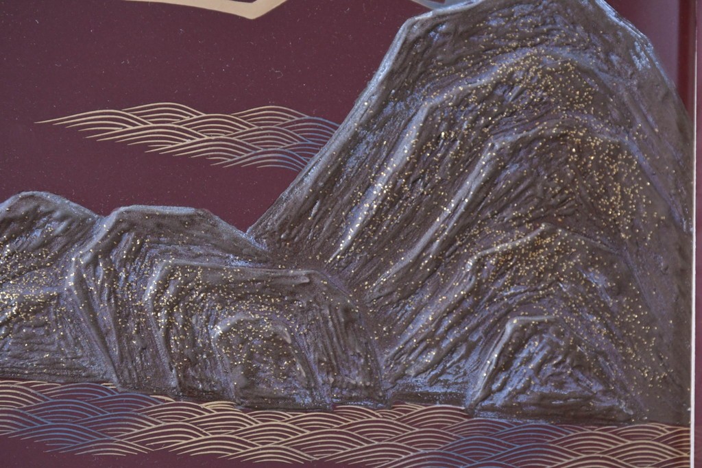 中古　高級品!!　桐箪笥(並厚)　美しい蒔絵(山水図)入りの衣装箪笥　(R-087424)