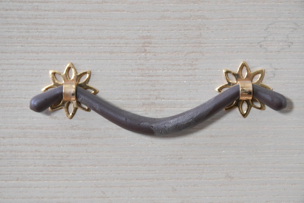 中古　高級品!!　桐箪笥(並厚)　美しい蒔絵(山水図)入りの衣装箪笥　(R-087424)