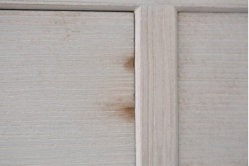 中古　高級品!!　桐箪笥(並厚)　美しい蒔絵(山水図)入りの衣装箪笥　(R-087424)