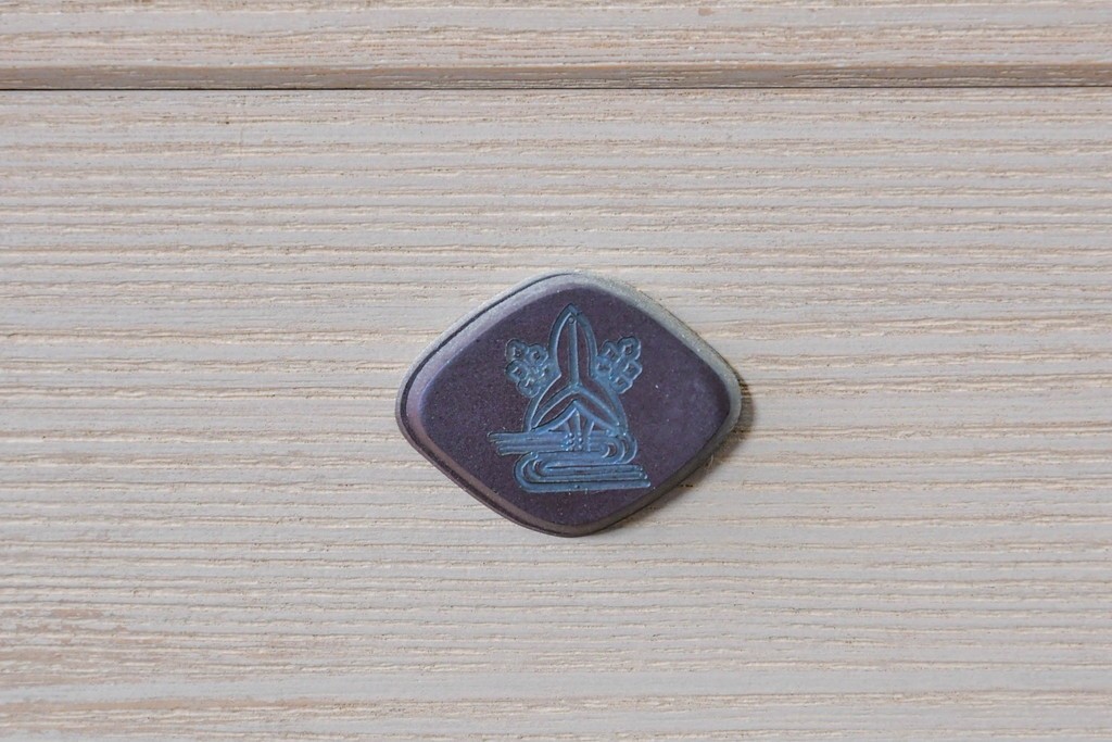 中古　高級品!!　桐箪笥(並厚)　美しい蒔絵(山水図)入りの衣装箪笥　(R-087424)