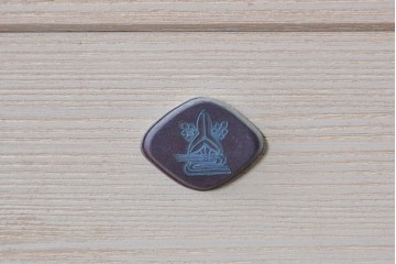 中古　高級品!!　桐箪笥(並厚)　美しい蒔絵(山水図)入りの衣装箪笥　(R-087424)