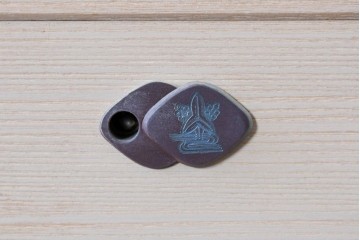 中古　高級品!!　桐箪笥(並厚)　美しい蒔絵(山水図)入りの衣装箪笥　(R-087424)