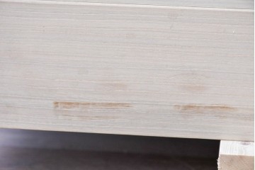 中古　高級品!!　桐箪笥(並厚)　美しい蒔絵(山水図)入りの衣装箪笥　(R-087424)