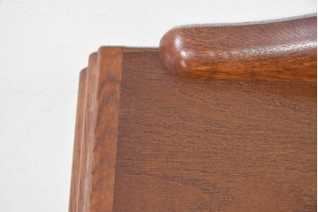 中古　美品　楢(ナラ)材　引き出し3杯付き　ルネッサンスナイトテーブル　定価約7万円　(R-087426)