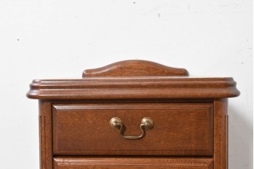 中古　美品　楢(ナラ)材　引き出し3杯付き　ルネッサンスナイトテーブル　定価約7万円　(R-087426)