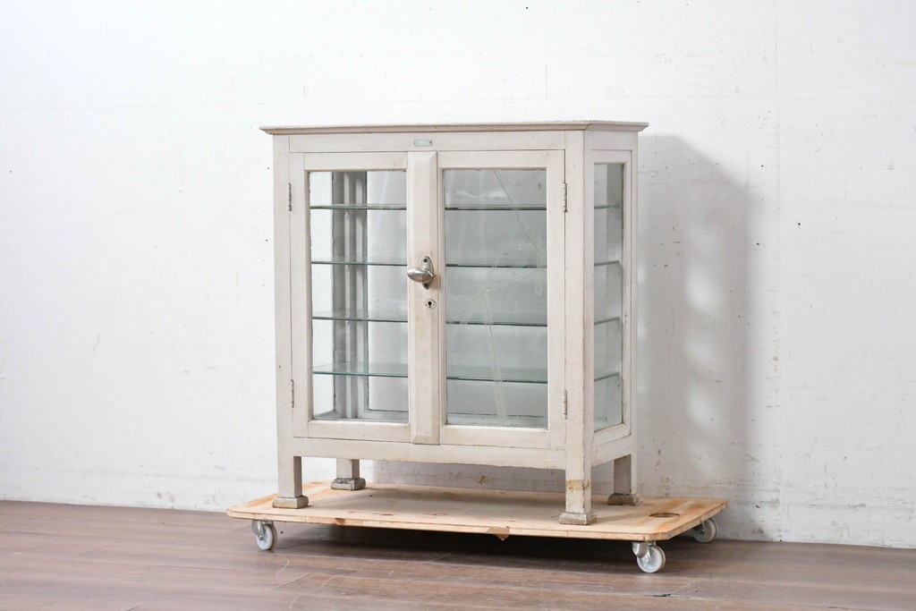 和製アンティーク　希少サイズ　ホワイトペイントが可愛らしい全面ガラスの小さなケビント　(R-087427)