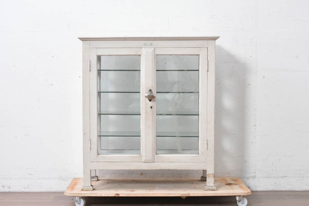 和製アンティーク　希少サイズ　ホワイトペイントが可愛らしい全面ガラスの小さなケビント　(R-087427)