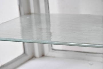 和製アンティーク　希少サイズ　ホワイトペイントが可愛らしい全面ガラスの小さなケビント　(R-087427)