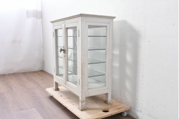 和製アンティーク　希少サイズ　ホワイトペイントが可愛らしい全面ガラスの小さなケビント　(R-087427)