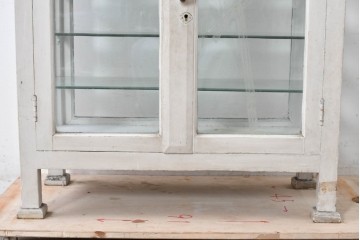 和製アンティーク　希少サイズ　ホワイトペイントが可愛らしい全面ガラスの小さなケビント　(R-087427)