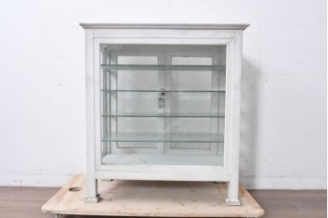 和製アンティーク　希少サイズ　ホワイトペイントが可愛らしい全面ガラスの小さなケビント　(R-087427)