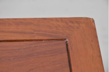 中古　美品　花梨(カリン)材の温かな色合いと艶が美しい9杯小引き出し　(R-087429)