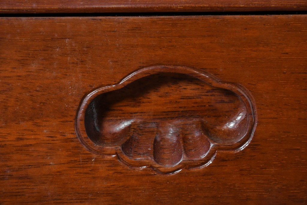 中古　美品　花梨(カリン)材の温かな色合いと艶が美しい9杯小引き出し　(R-087429)