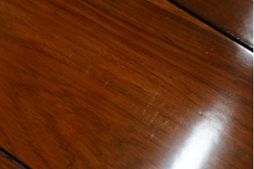 中古　美品　花梨(カリン)材の温かな色合いと艶が美しい9杯小引き出し　(R-087429)
