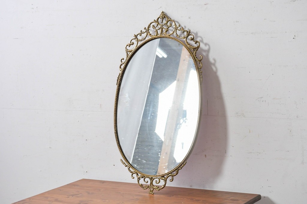 中古　イタリア製　真鍮フレーム　エレガントな透かし装飾の壁掛けミラー　(R-087430)